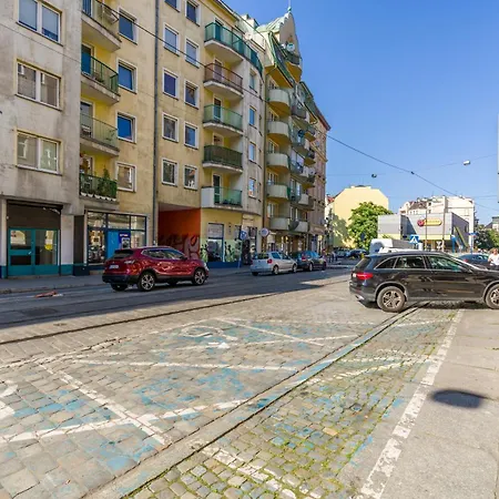 Jednosci Narodowej By Renters Апартаменты *