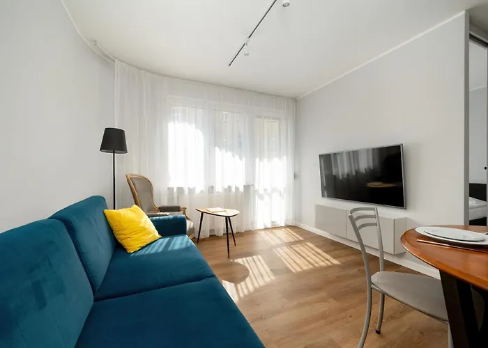 Jednosci Narodowej By Renters Apartment