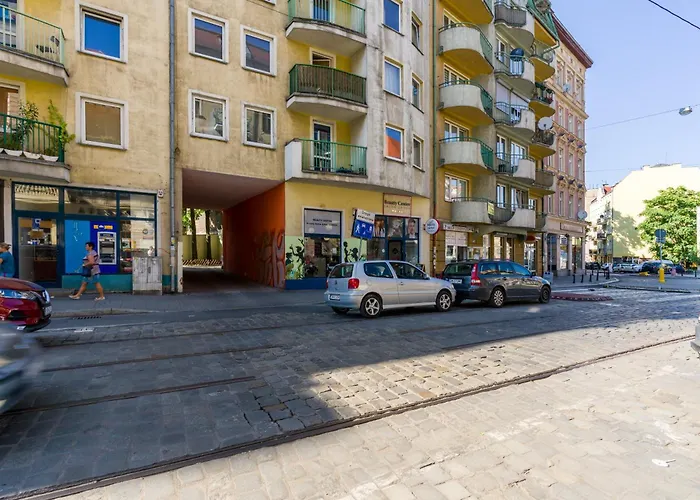 Jednosci Narodowej By Renters Apartment